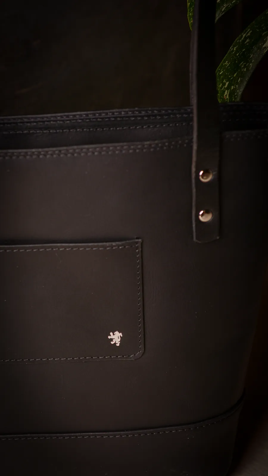 NO.13 - WHG TOTE — view 2
